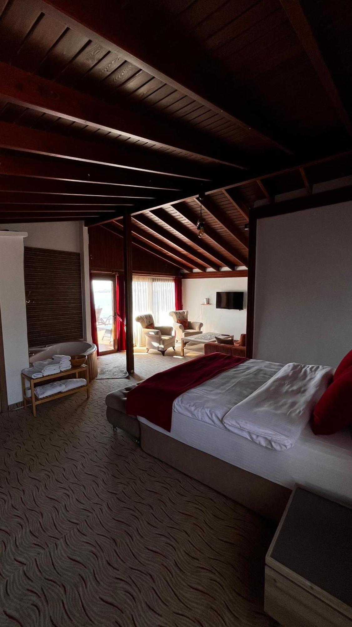 Foca Antik Otel Exterior photo
