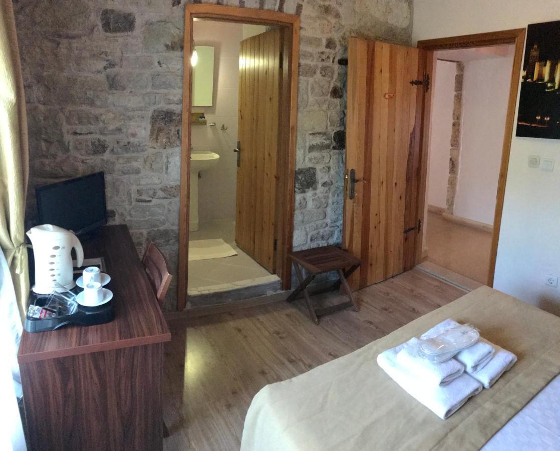 Foca Antik Otel Exterior photo