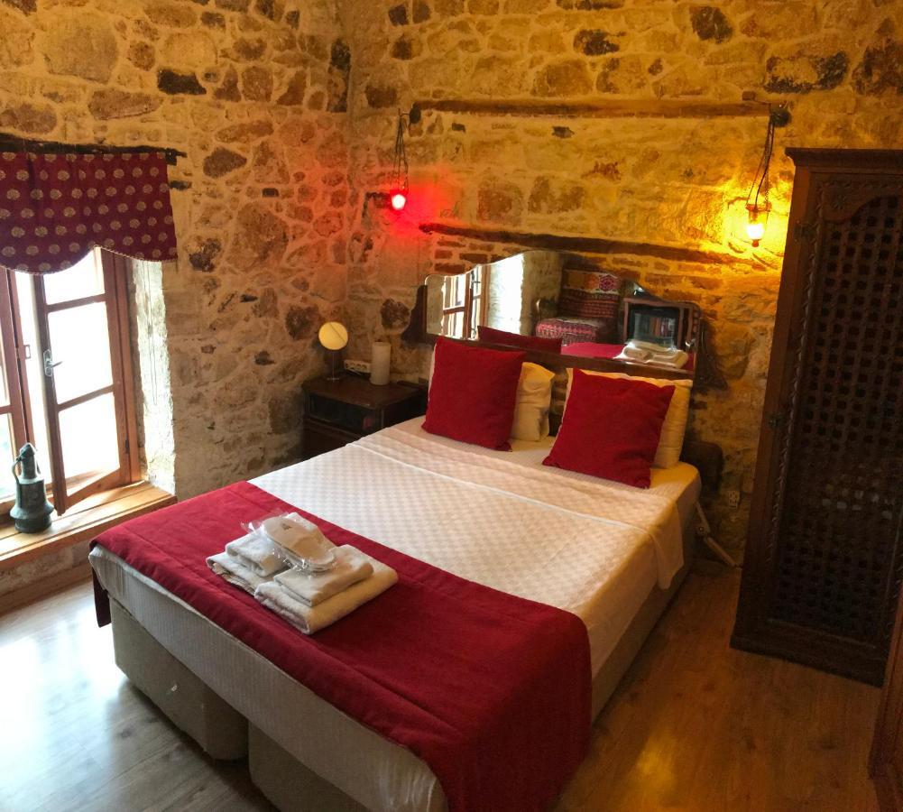 Foca Antik Otel Exterior photo