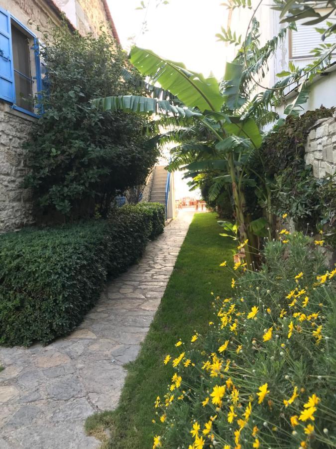 Foca Antik Otel Exterior photo
